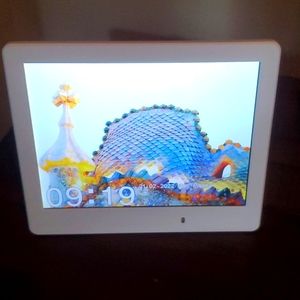 Digital picture frame